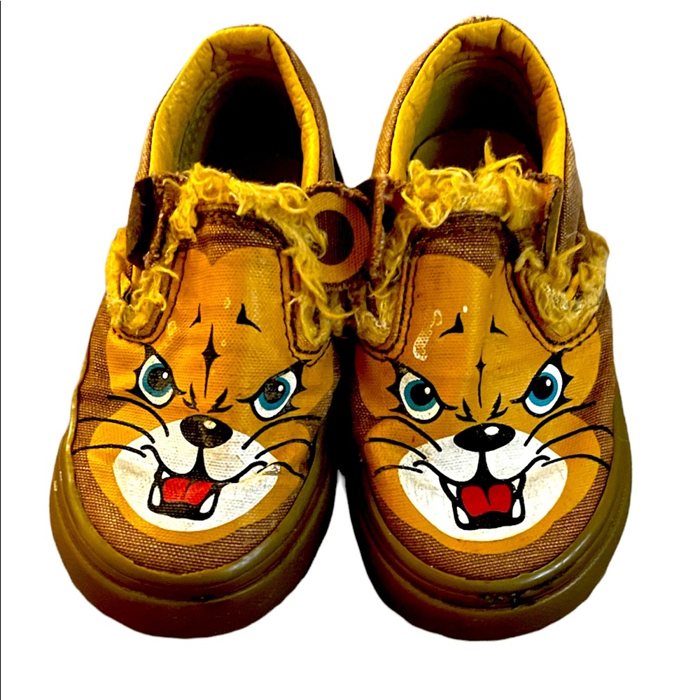 TODDLER LION VANS